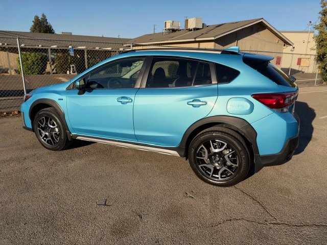 Used 2020 Subaru Crosstrek Hybrid w/ Moonroof Package w/Navigation AWD/4WD image 4