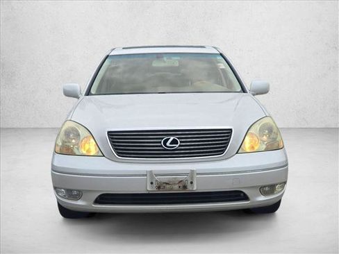 Used 2001 Lexus LS 430 RWD image 2