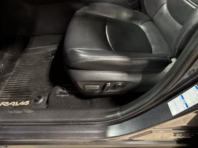 Used 2021 Toyota RAV4 XLE Premium AWD/4WD image 23