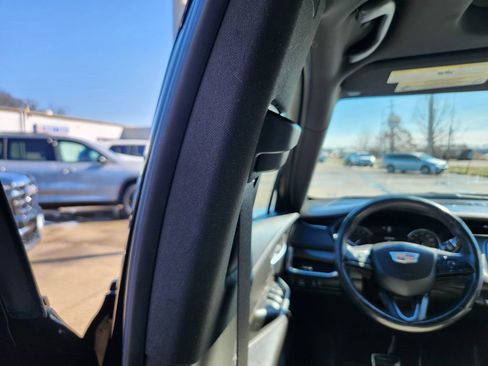 Used 2019 Cadillac XT4 Sport w/ Enhanced Visibility Package image 33