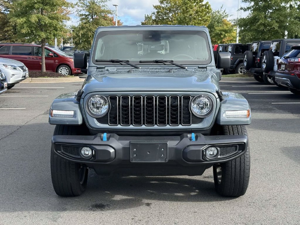 Used 2024 Jeep Wrangler Unlimited w/ Convenience Group AWD/4WD image 7