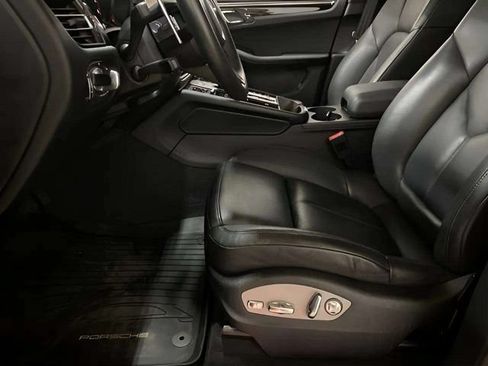 Used 2022 Porsche Macan AWD/4WD image 63
