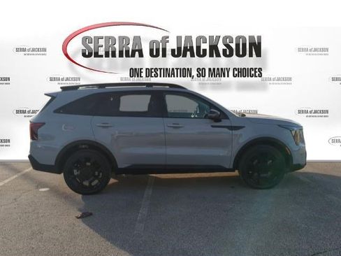 Certified 2025 Kia Sorento SX image 9