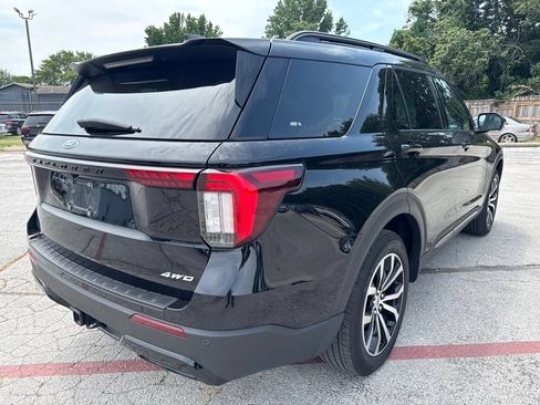 Used 2025 Ford Explorer ST-Line AWD/4WD image 7