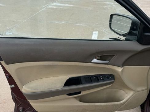 Used 2010 Honda Accord LX image 12