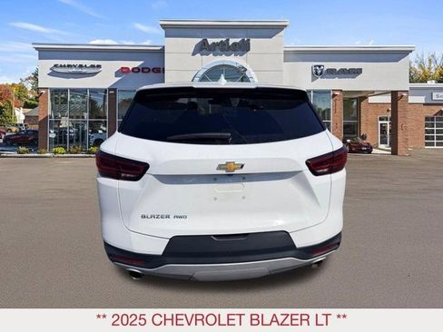 Used 2025 Chevrolet Blazer LT AWD/4WD image 6