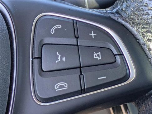 Used 2019 Mercedes-Benz GLC 300 image 14