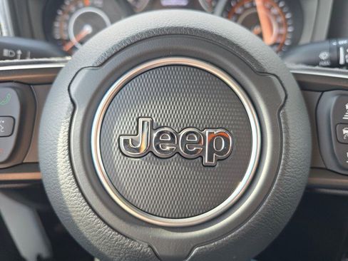 New 2025 Jeep Gladiator Sport image 39