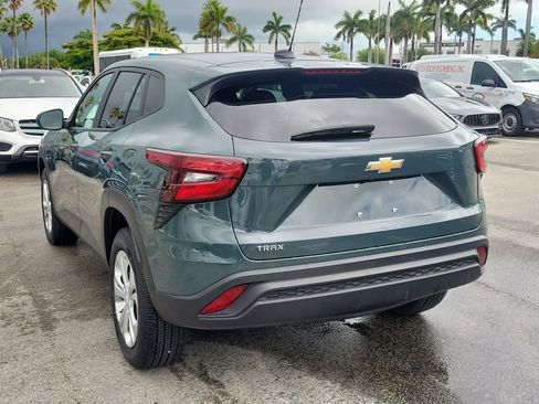 Used 2025 Chevrolet Trax LS image 4