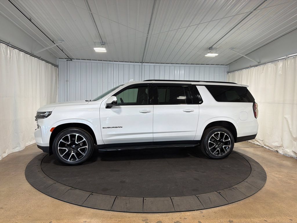Certified 2022 Chevrolet Suburban RST w/ Luxury Package AWD/4WD image 2