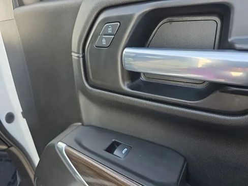 Used 2021 Chevrolet Silverado 1500 LT image 19