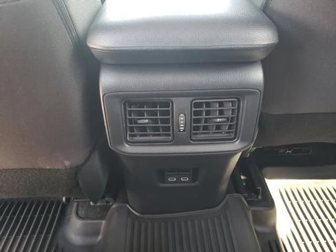 Used 2025 Toyota RAV4 XLE AWD/4WD image 15