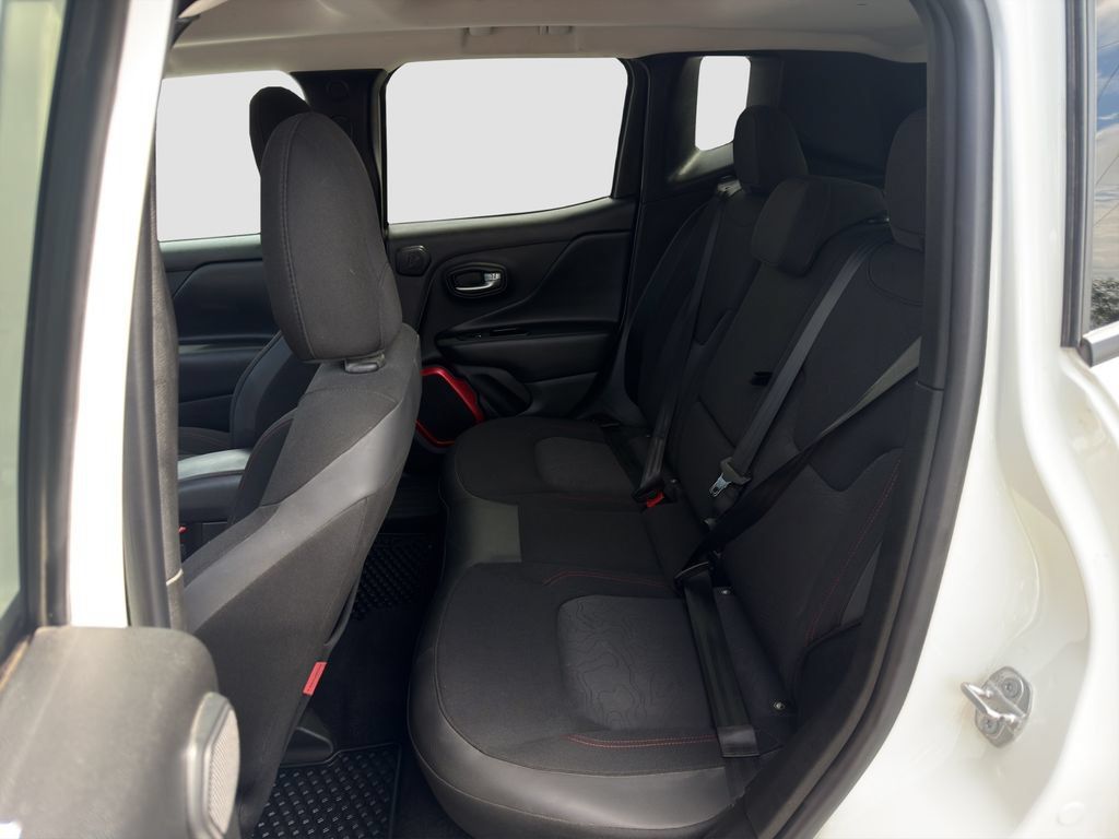 Used 2017 Jeep Renegade Trailhawk AWD/4WD image 13
