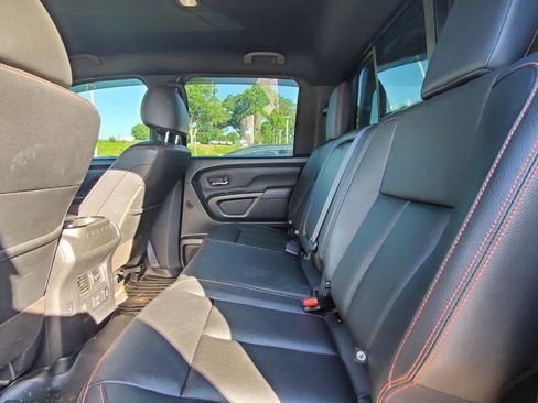 Used 2021 Nissan Titan PRO-4X w/ Pro-4x Convenience Package AWD/4WD image 5