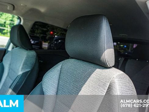 Used 2022 Nissan Rogue SV FWD image 18