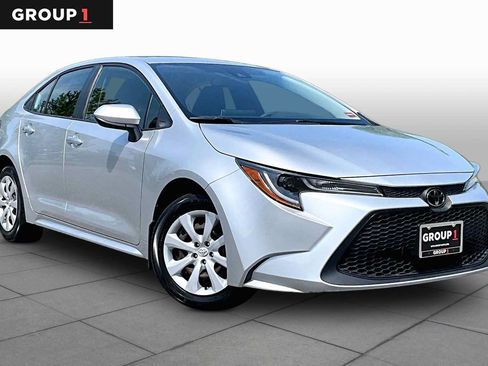 Used 2020 Toyota Corolla LE FWD image 3