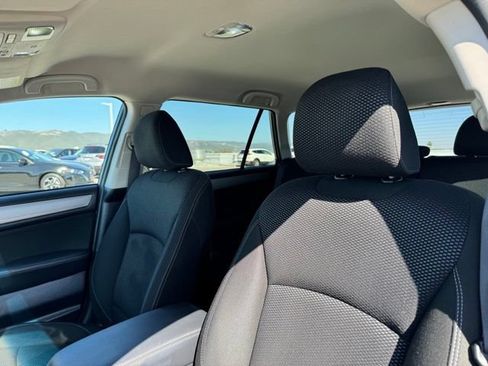 Used 2018 Subaru Outback 2.5i Premium AWD/4WD image 17