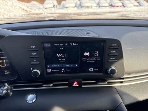 Used 2023 Hyundai Elantra SEL image 22