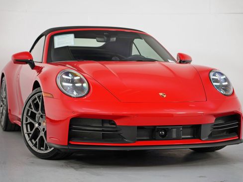 Used 2025 Porsche 911 Carrera image 4