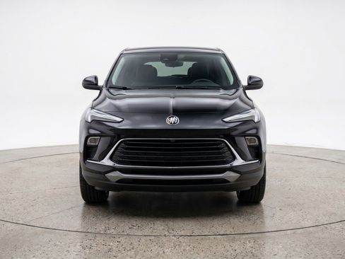 Used 2025 Buick Encore GX Preferred AWD/4WD image 2