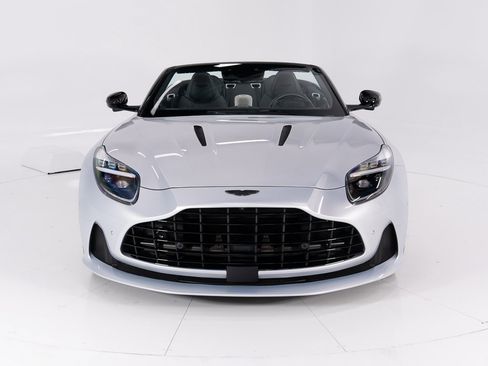 Used 2024 Aston Martin DB12 Convertible image 8