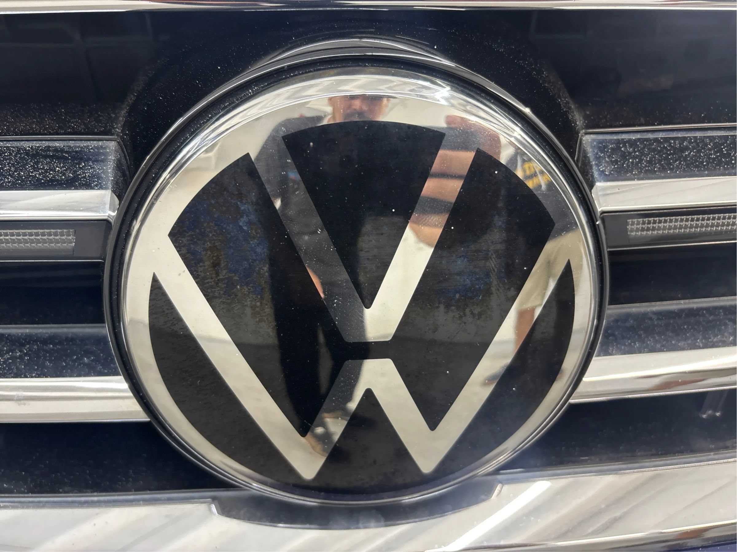 Used 2022 Volkswagen Tiguan SEL R-Line AWD/4WD image 34