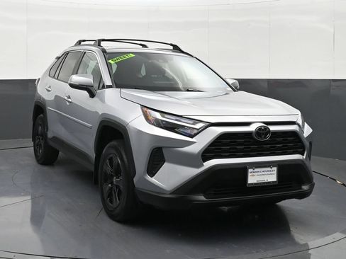 Used 2024 Toyota RAV4 XLE w/ Convenience Package AWD/4WD image 7