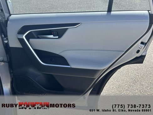 Used 2021 Toyota RAV4 XLE Premium image 21