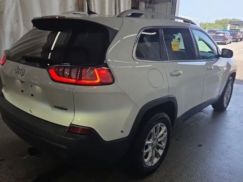 Used 2019 Jeep Cherokee Latitude w/ Popular Appearance Group AWD/4WD image 3