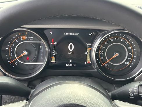 Used 2023 Jeep Wrangler Unlimited Sport image 27