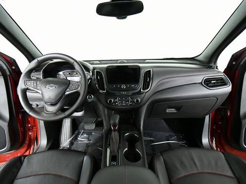 Used 2023 Chevrolet Equinox RS w/ RS Leather Package image 18