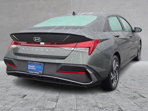 Used 2025 Hyundai Elantra Sport image 10