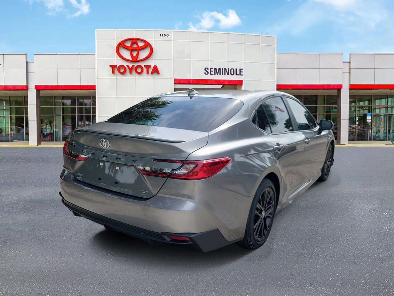 Used 2026 Toyota Camry SE FWD image 3