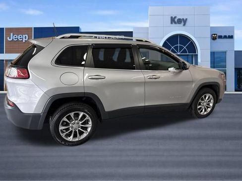 Used 2019 Jeep Cherokee Latitude Plus AWD/4WD image 8