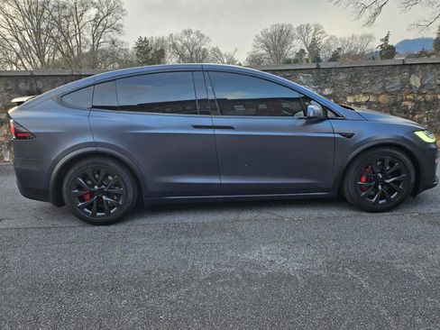 Used 2022 Tesla Model X image 9