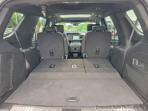 Used 2024 GMC Yukon Denali w/ Advanced Technology Package image 22