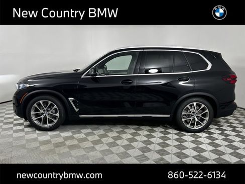 New 2026 BMW X5 xDrive50e image 4