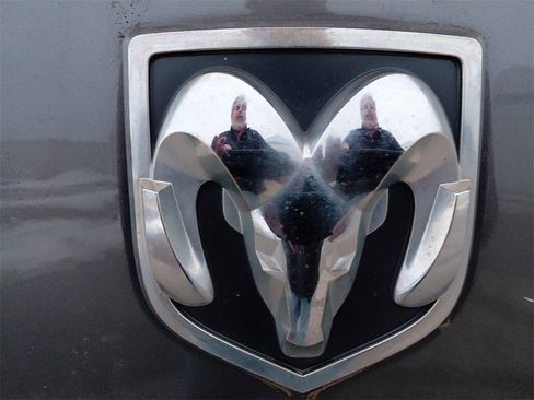 Used 2018 RAM 3500 Laramie image 22