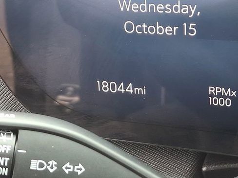 Used 2025 Buick Enclave Preferred image 25