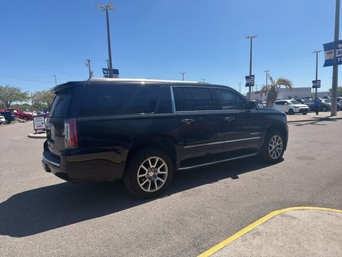 Used 2019 GMC Yukon XL Denali image 5