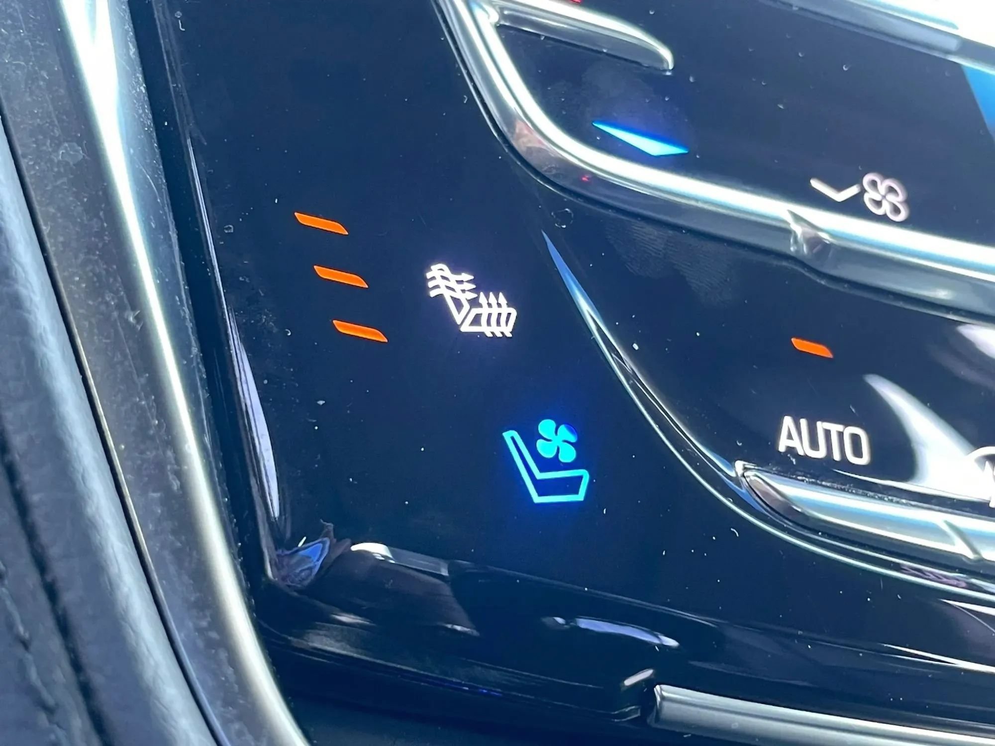 Used 2019 Cadillac CTS Luxury RWD image 28