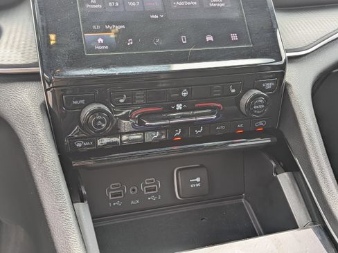 Certified 2023 Jeep Grand Cherokee L Laredo RWD image 26