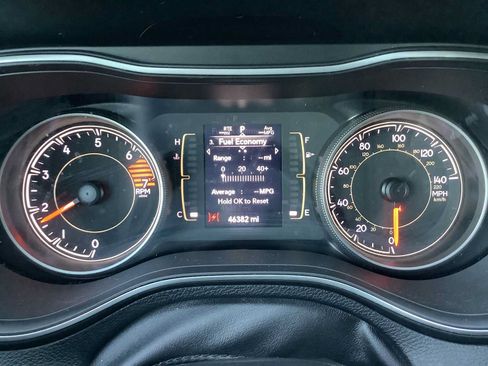 Used 2020 Jeep Cherokee Latitude Plus w/ Cold Weather Group AWD/4WD image 20