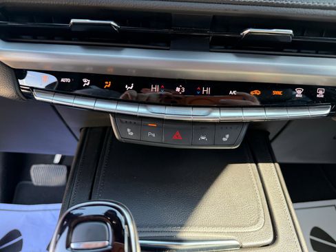 Certified 2025 Cadillac XT4 Premium Luxury w/ Cold Weather Package image 30