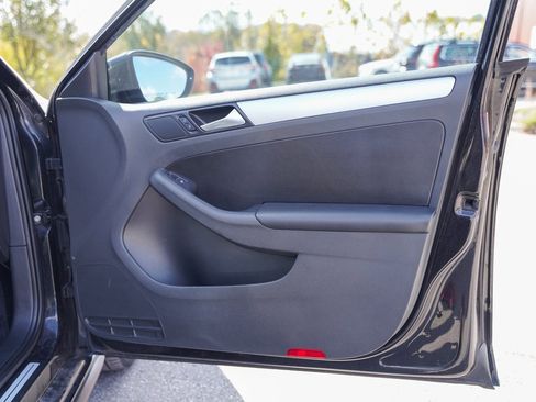 Used 2014 Volkswagen Jetta GLI Autobahn image 31