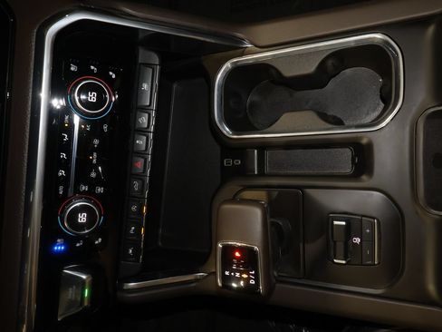 Used 2024 GMC Sierra 1500 Denali w/ Denali Reserve Package AWD/4WD image 17