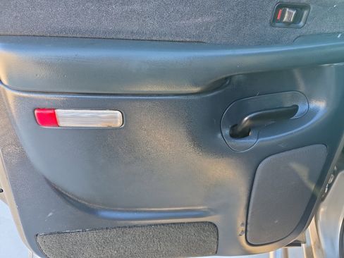 Used 2001 Chevrolet Silverado 2500 LS w/ Off-Road Skid Plate Pkg image 15