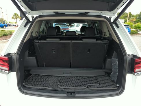 Used 2024 Volkswagen Atlas SE FWD image 19
