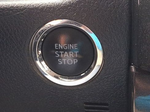 Used 2021 Toyota 4Runner Venture w/ Moonroof Package AWD/4WD image 31