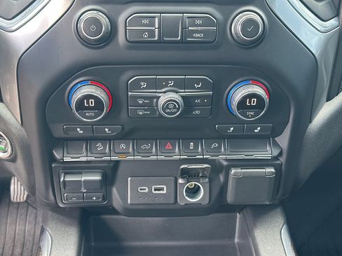 Used 2020 Chevrolet Silverado 1500 RST AWD/4WD image 29